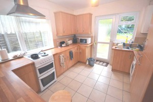 4 bedroom Terraced to rent in Reading
