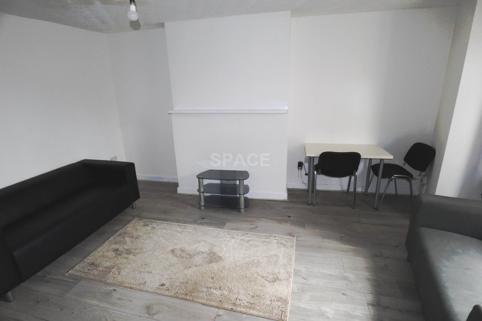 Additional Property Image 8 bedroom Semi Detached to rent in Reading 3