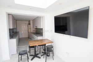5 bedroom Terraced to rent in Reading