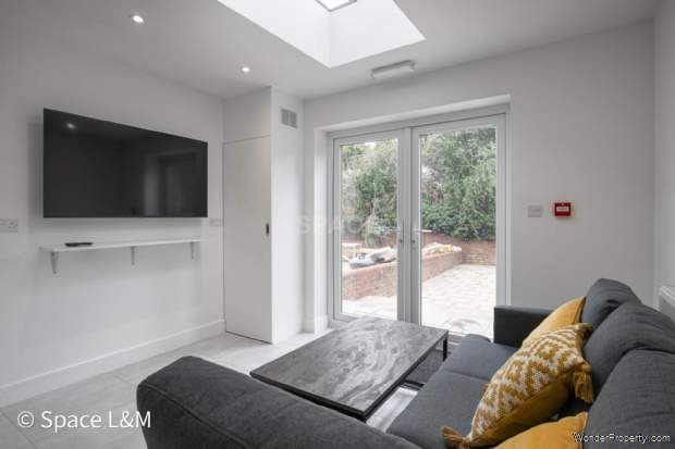 5 bedroom Terraced to rent in Reading