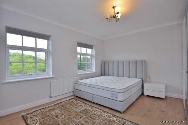 Additional Property Image 6 bedroom Detached for sale in Milton Keynes 17