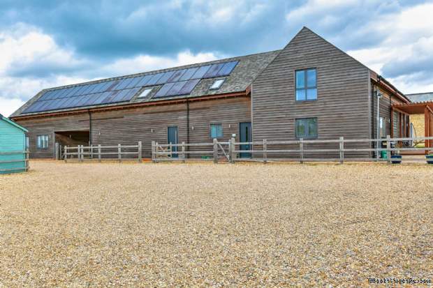 Additional Property Image 4 bedroom Detached for sale in Milton Keynes 7