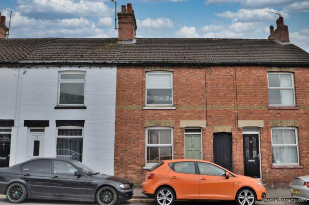 2 bedroom Terraced for sale in Milton Keynes