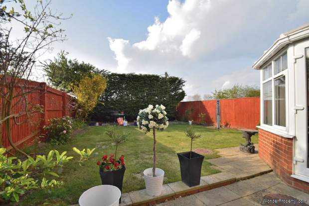 Additional Property Image 5 bedroom Detached for sale in Milton Keynes 18