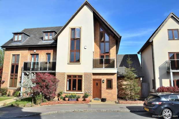 4 bedroom Semi Detached for sale in Milton Keynes