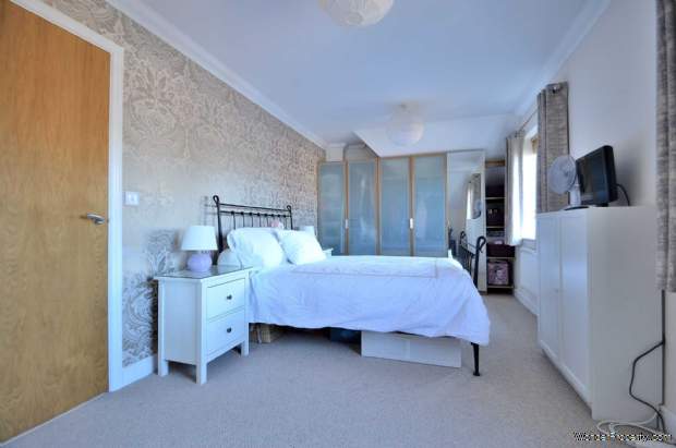Additional Property Image 4 bedroom Semi Detached for sale in Milton Keynes 8