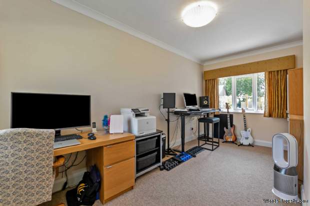 Additional Property Image 5 bedroom Detached for sale in Milton Keynes 12