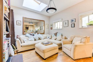 3 bedroom Mews to rent in Hove