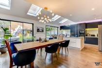 5 bedroom Detached to rent in Hove