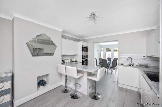Additional Property Image 5 bedroom Semi Detached to rent in Worthing 3