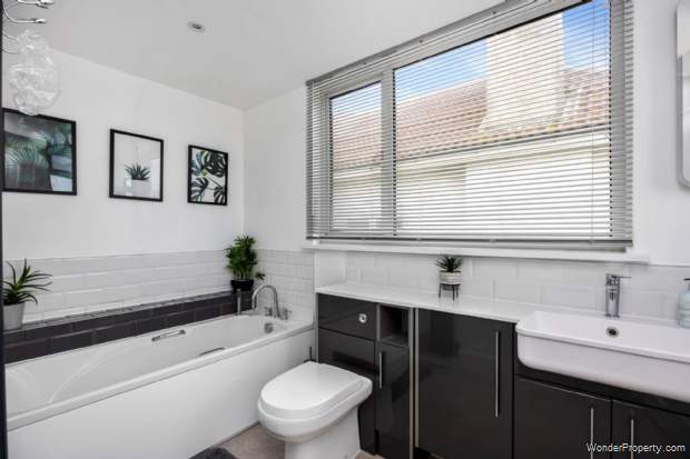 Additional Property Image 5 bedroom Semi Detached to rent in Worthing 11