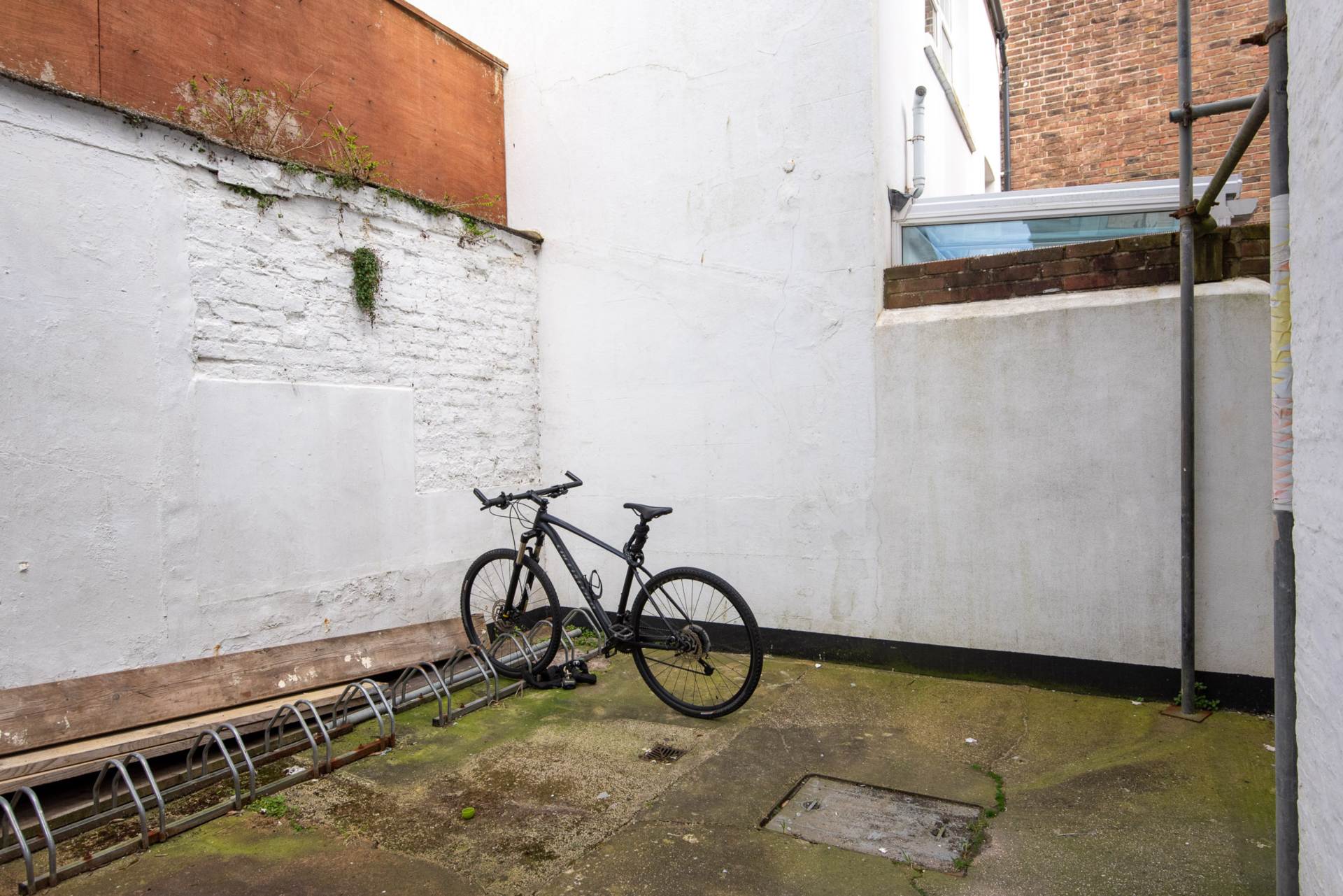Additional Property Image 2 bedroom Flat to rent in Worthing 35