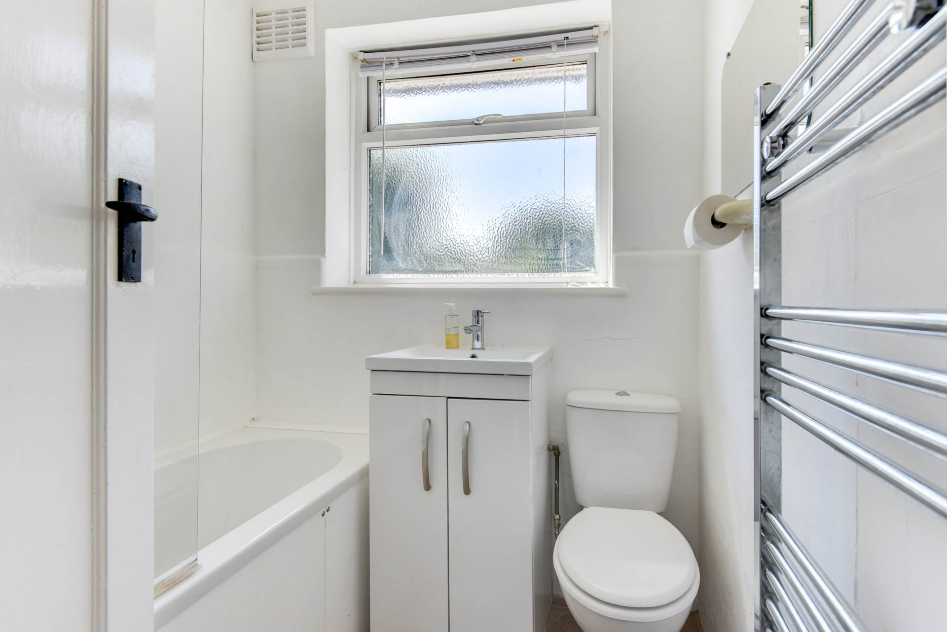 Additional Property Image 2 bedroom Detached Bungalow to rent in Shoreham By Sea 11