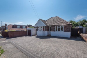 2 bedroom Detached Bungalow to rent in Shoreham By Sea