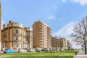 2 bedroom Flat to rent in Hove