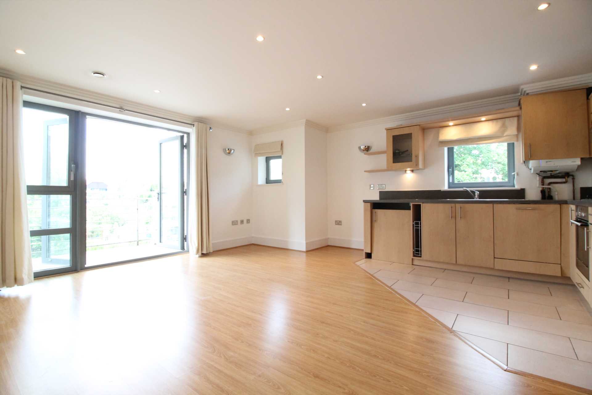 Additional Property Image 2 bedroom Apartment to rent in Brentford 3