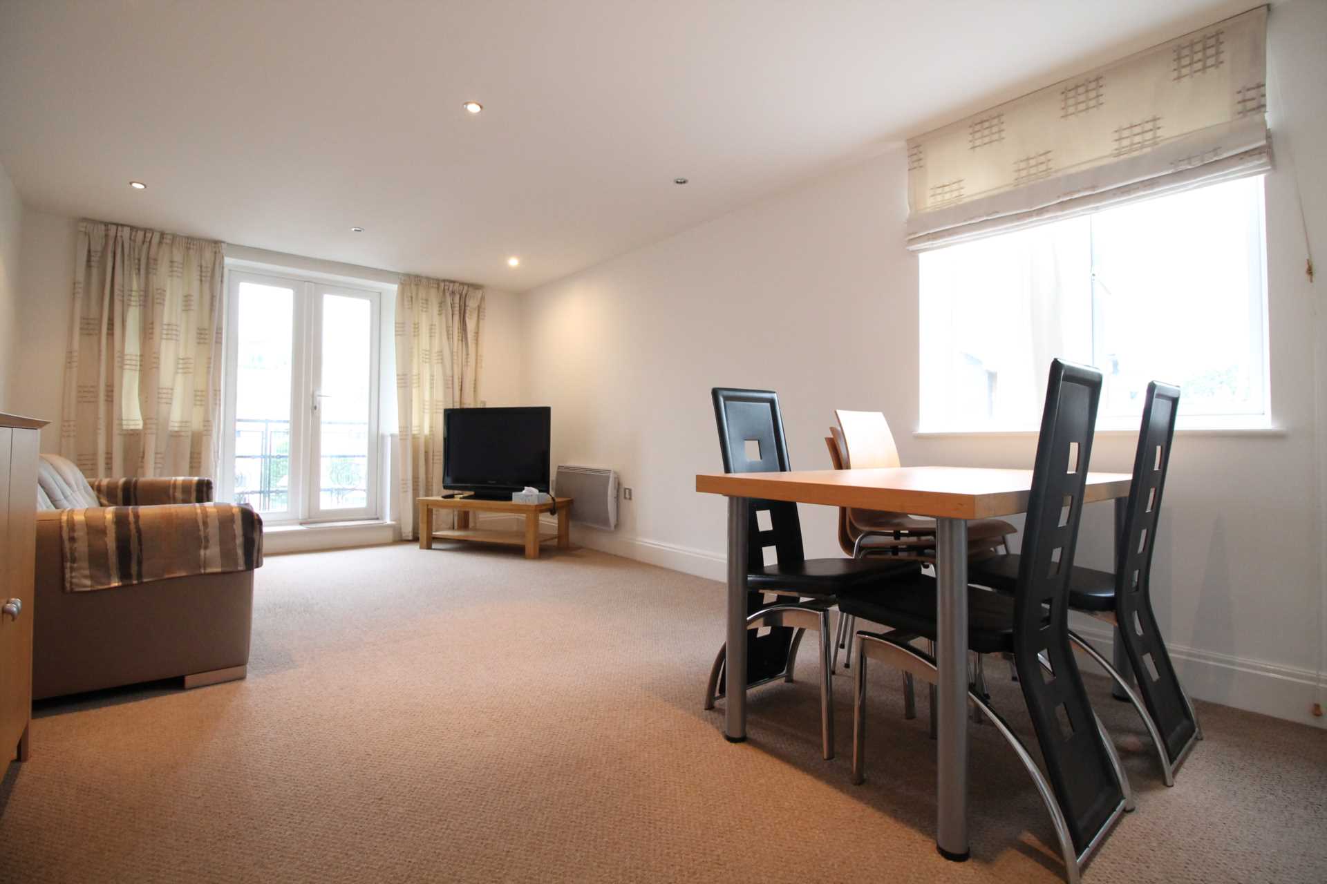 Additional Property Image 2 bedroom Apartment to rent in Brentford 2