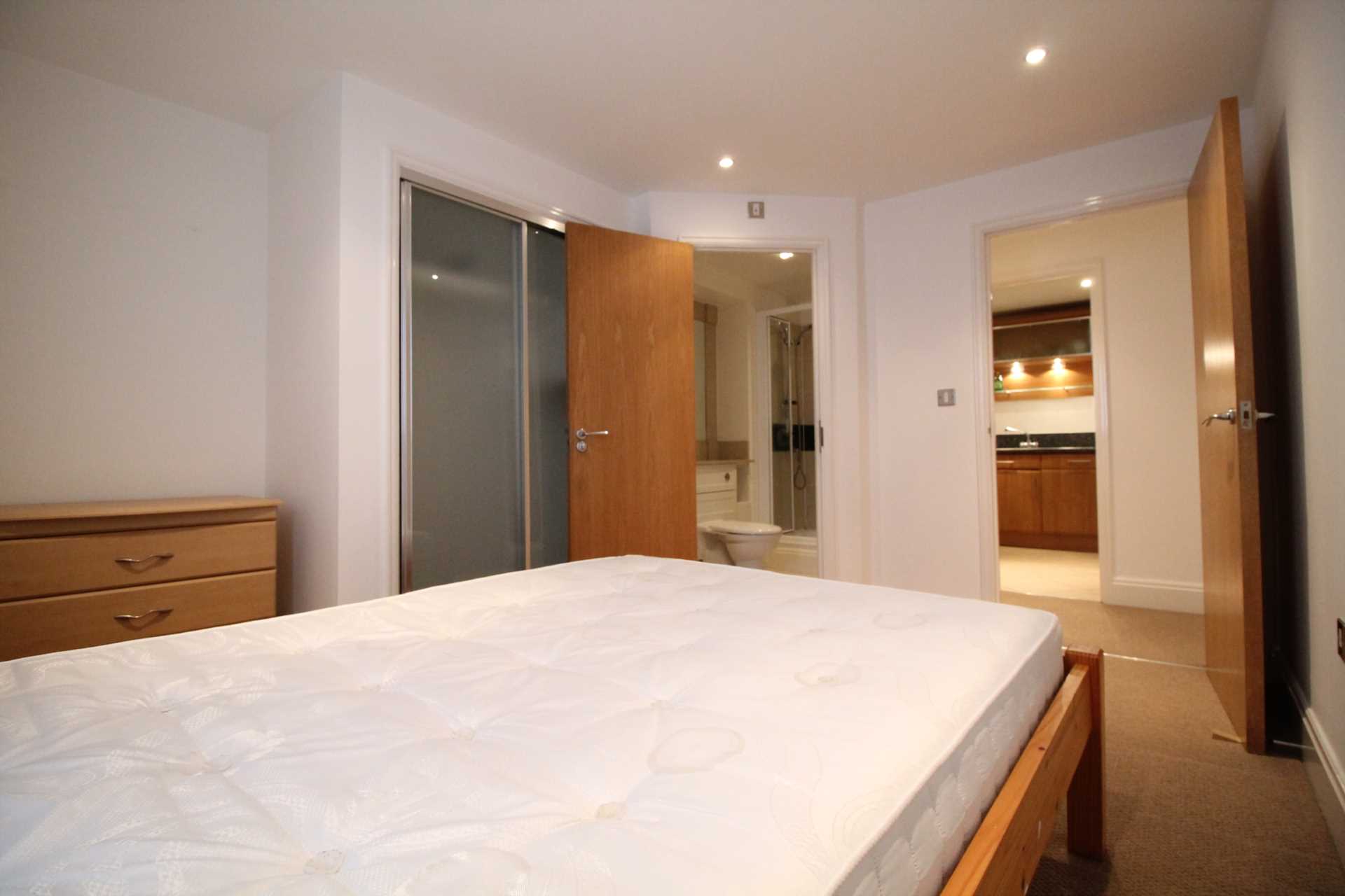 Additional Property Image 2 bedroom Apartment to rent in Brentford 4