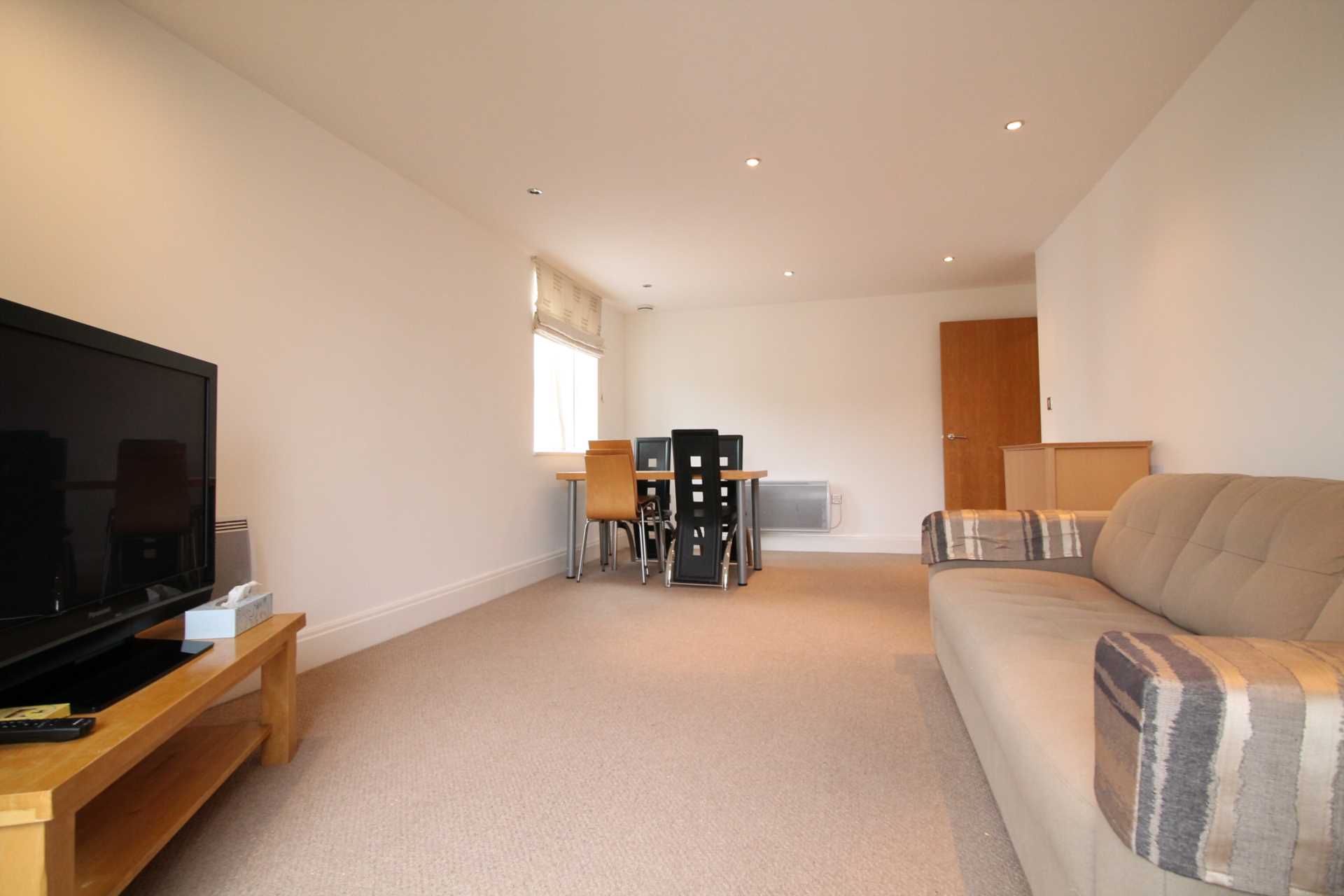 Additional Property Image 2 bedroom Apartment to rent in Brentford 5