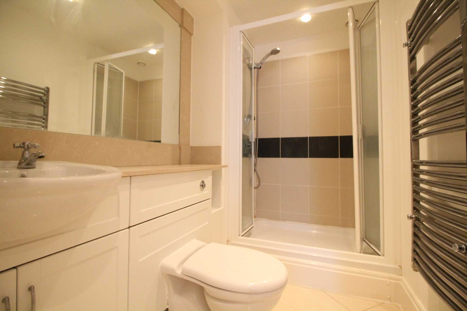 Additional Property Image 2 bedroom Apartment to rent in Brentford 6