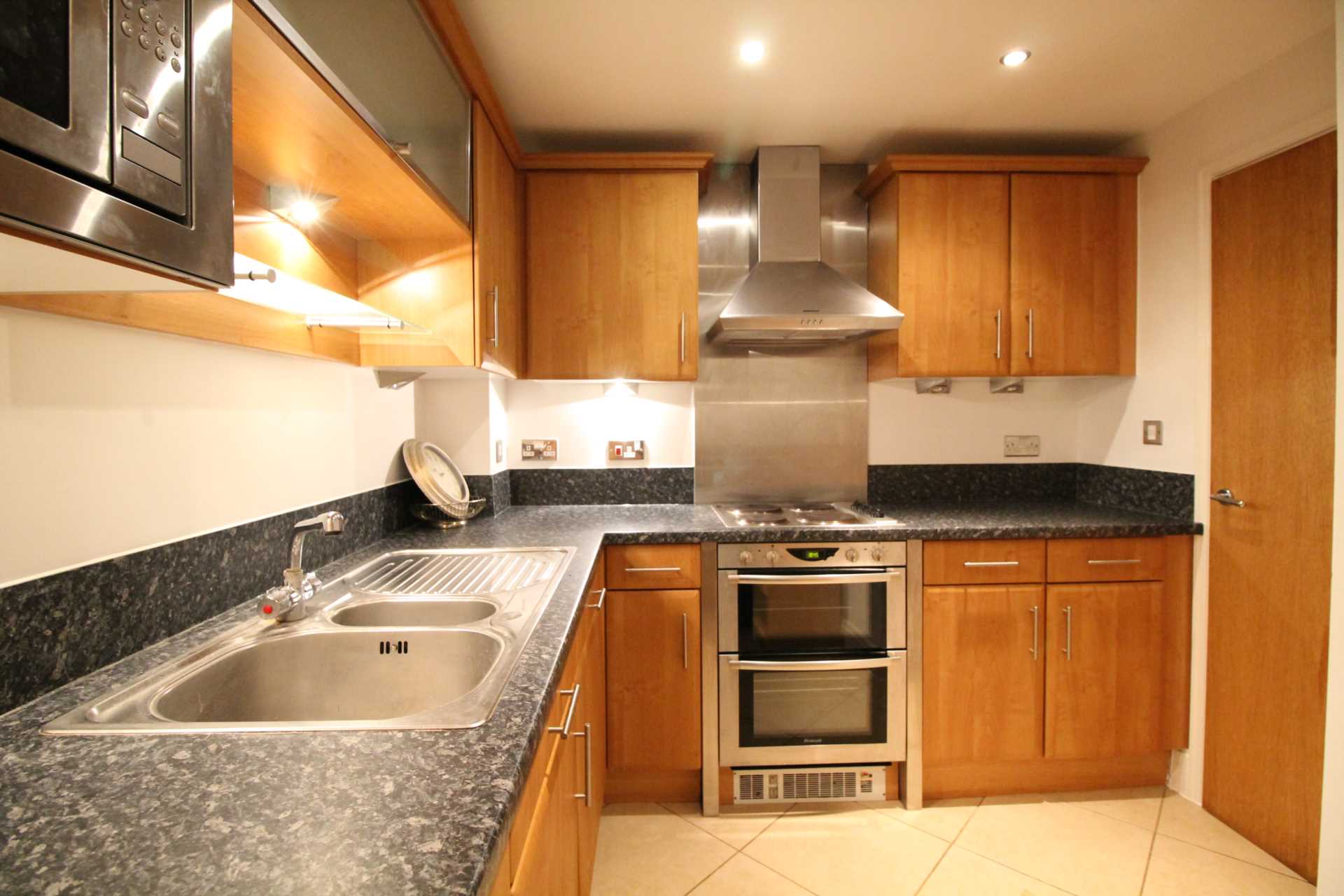 Additional Property Image 2 bedroom Apartment to rent in Brentford 11