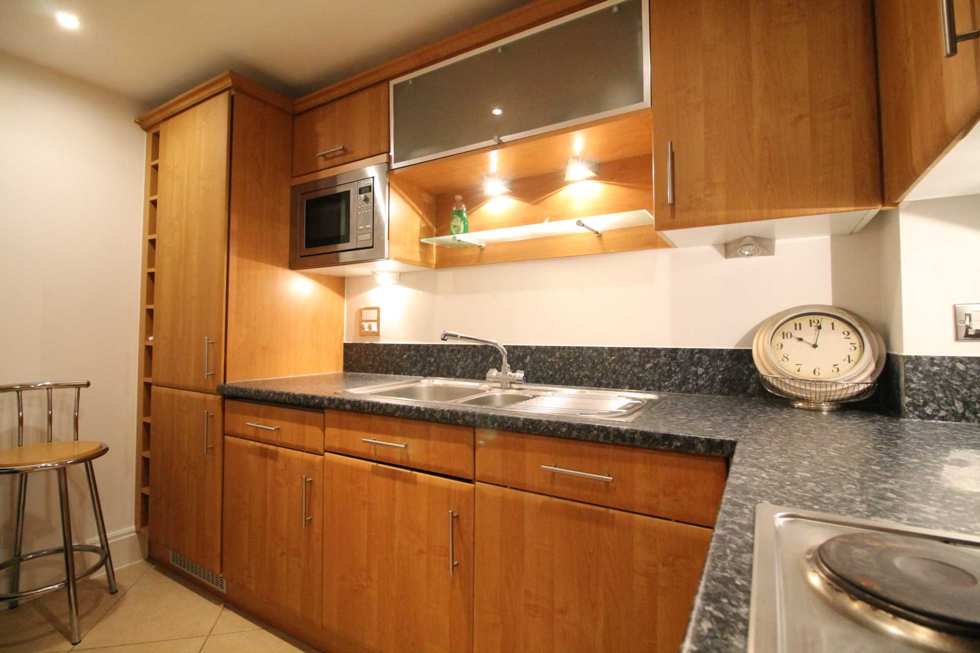 Additional Property Image 2 bedroom Apartment to rent in Brentford 12