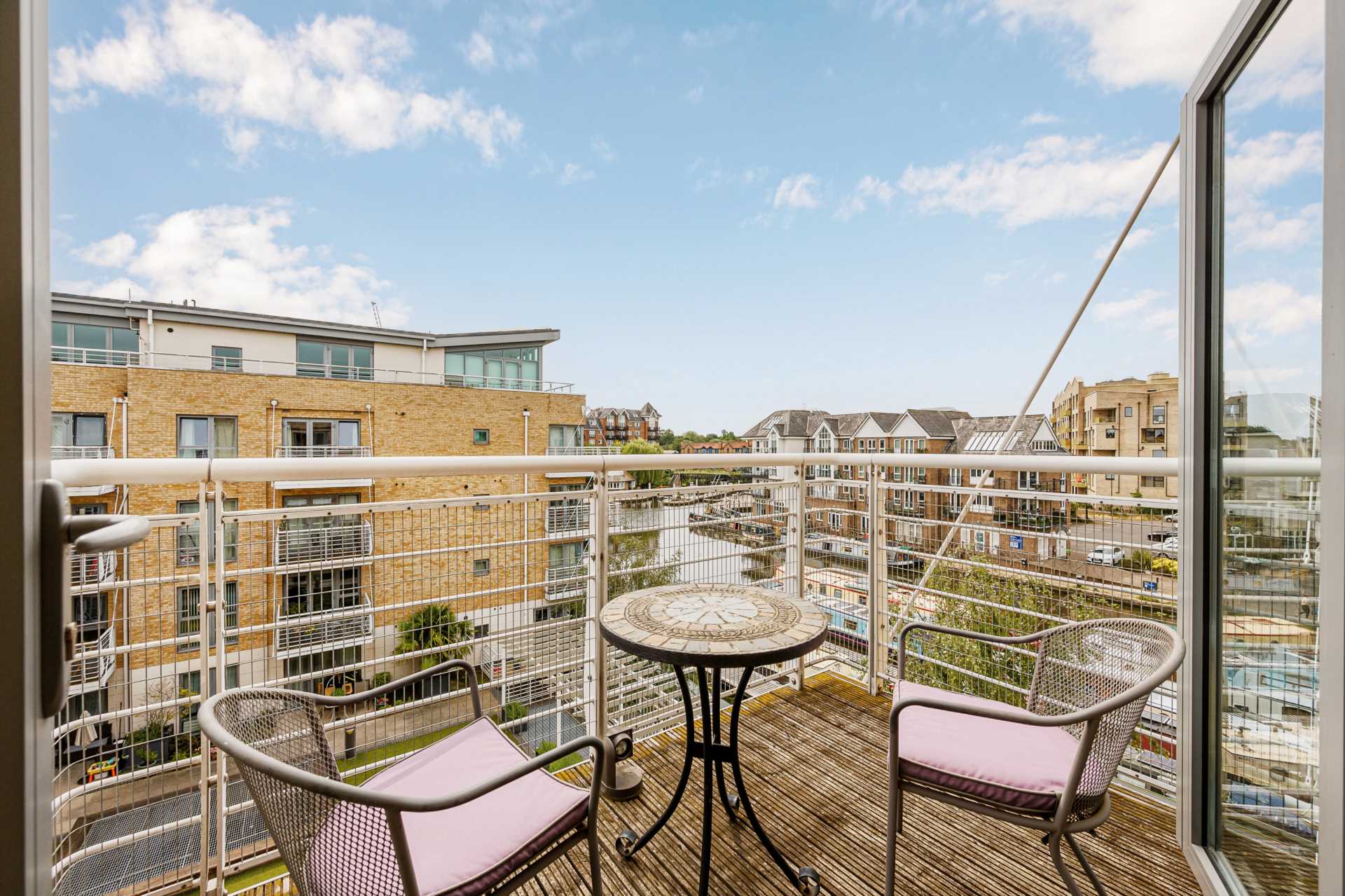 1 bedroom Apartment for sale in Brentford