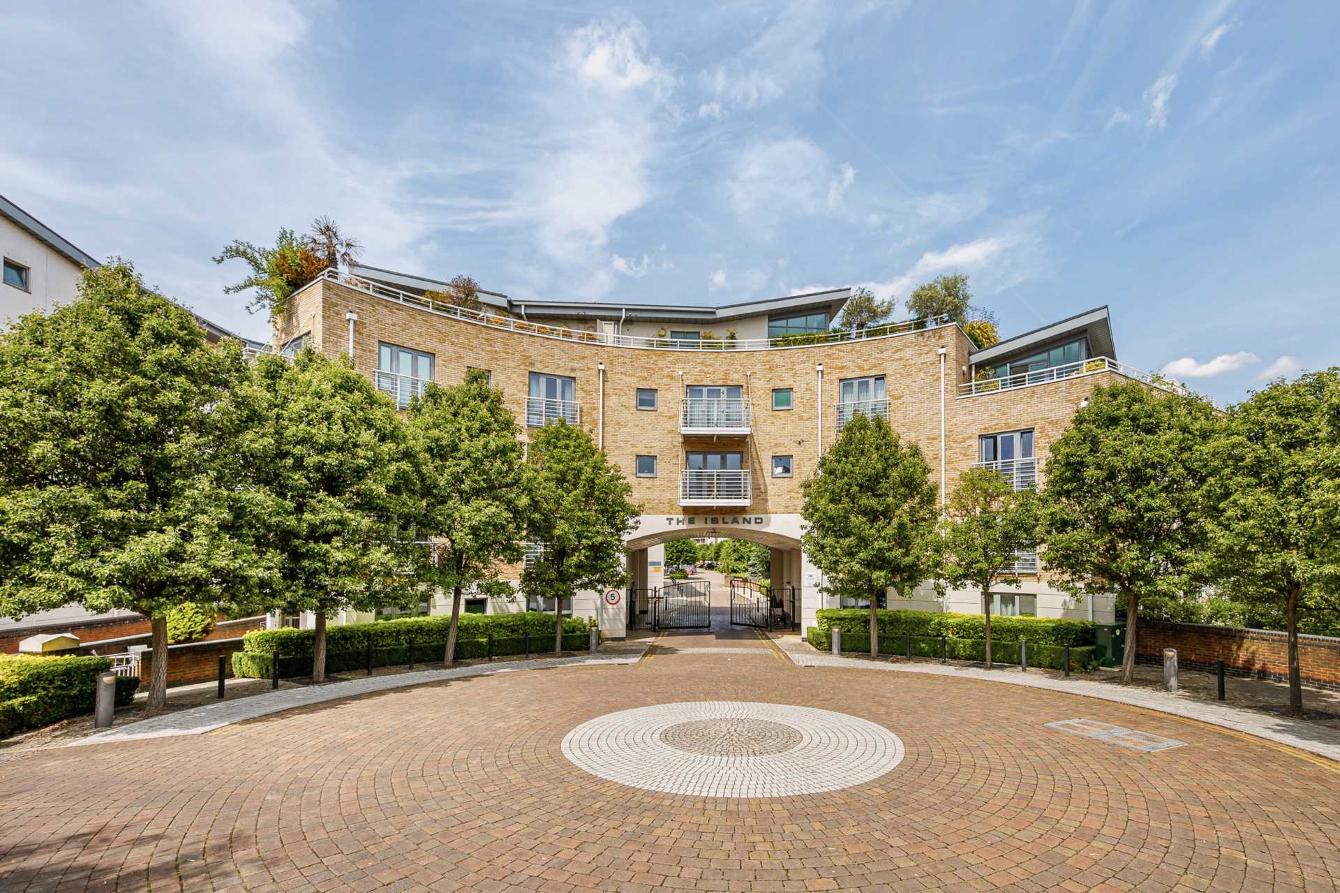 Additional Property Image 1 bedroom Apartment for sale in Brentford 10