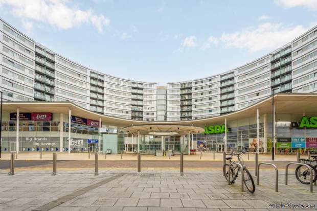 Additional Property Image 2 bedroom Apartment for sale in Hounslow 8