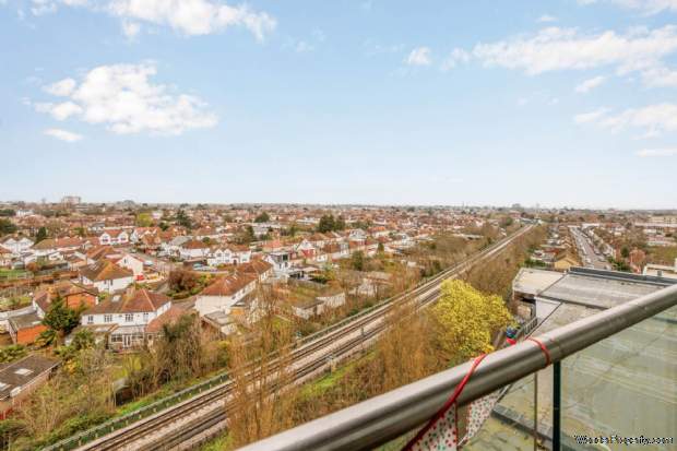 Additional Property Image 2 bedroom Apartment for sale in Hounslow 9