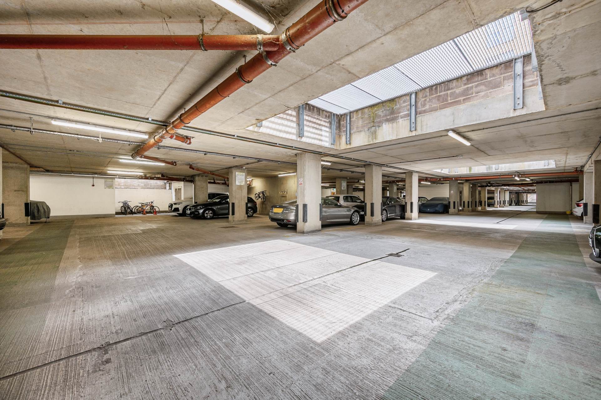 Additional Property Image 3 bedroom Penthouse for sale in Brentford 17