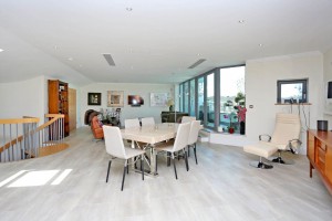 3 bedroom Penthouse for sale in Brentford