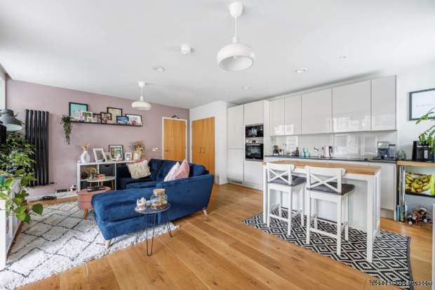Additional Property Image 1 bedroom Apartment for sale in Brentford 3