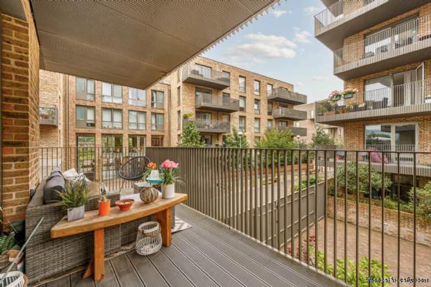 Additional Property Image 1 bedroom Apartment for sale in Brentford 5