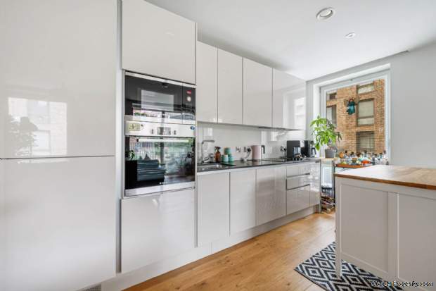 Additional Property Image 1 bedroom Apartment for sale in Brentford 6