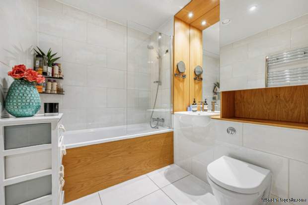 Additional Property Image 1 bedroom Apartment for sale in Brentford 9