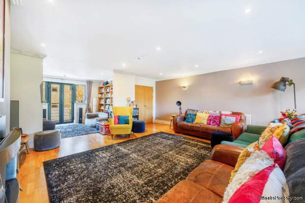 Additional Property Image 4 bedroom Terraced for sale in Brentford 3