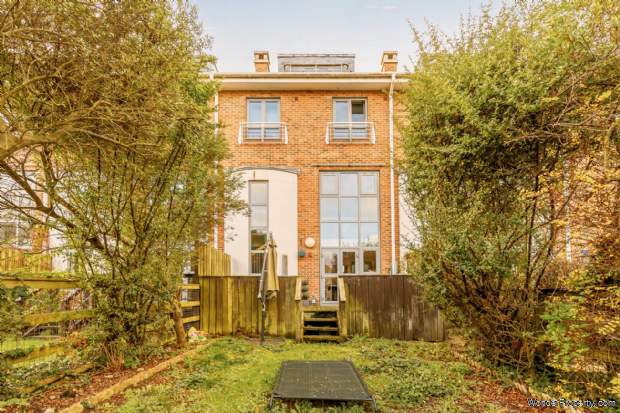 Additional Property Image 4 bedroom Terraced for sale in Brentford 7