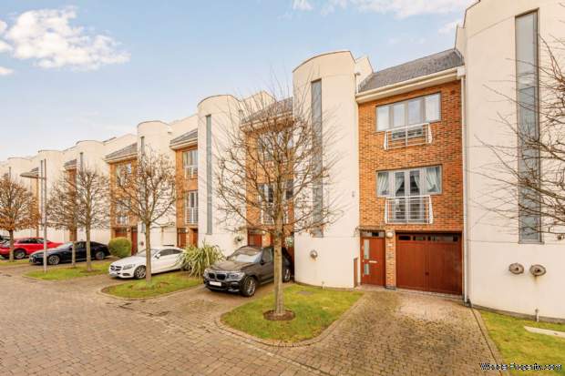 Additional Property Image 4 bedroom Terraced for sale in Brentford 11