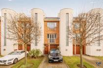 4 bedroom Terraced for sale in Brentford