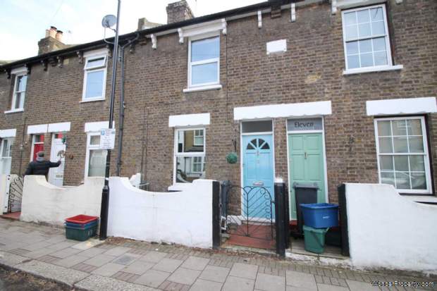 2 bedroom Terraced for sale in Brentford