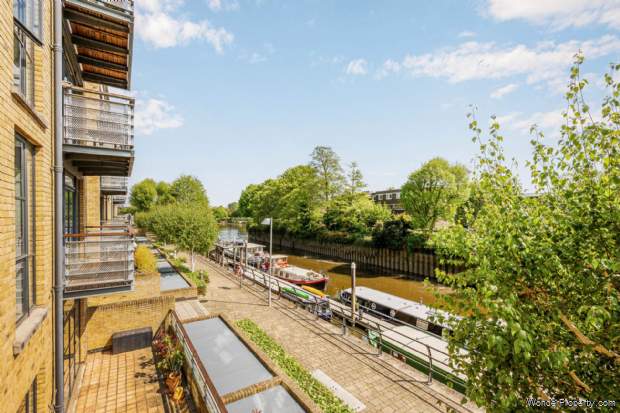 Additional Property Image 1 bedroom Apartment for sale in Brentford 8