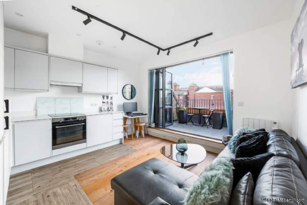 1 bedroom Apartment to rent in Brentford