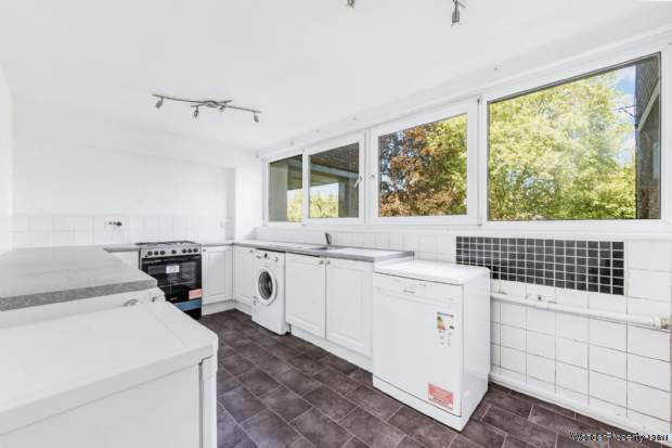 Additional Property Image 2 bedroom Apartment for sale in Brentford 7