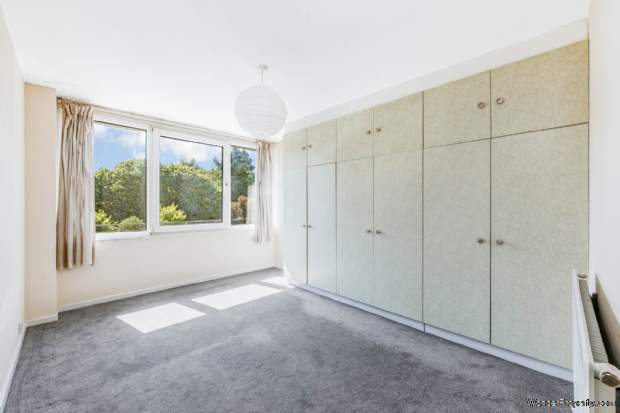 Additional Property Image 2 bedroom Apartment for sale in Brentford 8