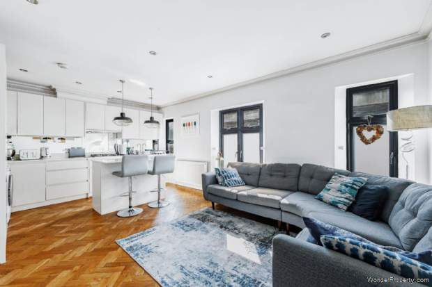 2 bedroom Apartment for sale in Brentford