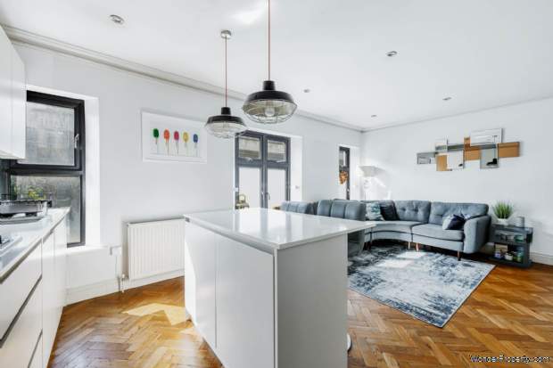 Additional Property Image 2 bedroom Apartment for sale in Brentford 2