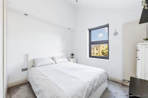 Additional Property Image 2 bedroom Apartment for sale in Brentford 5