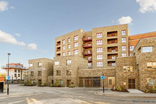 1 bedroom Apartment to rent in Brentford