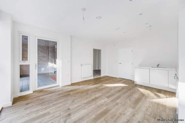 Additional Property Image 1 bedroom Apartment to rent in Brentford 4